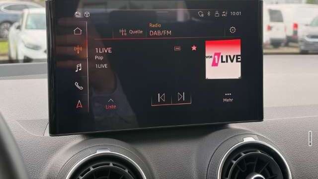 Audi Q2 35 TFSI DSG LED Kamera SitzHZG Tempo CarPlay PDC v
