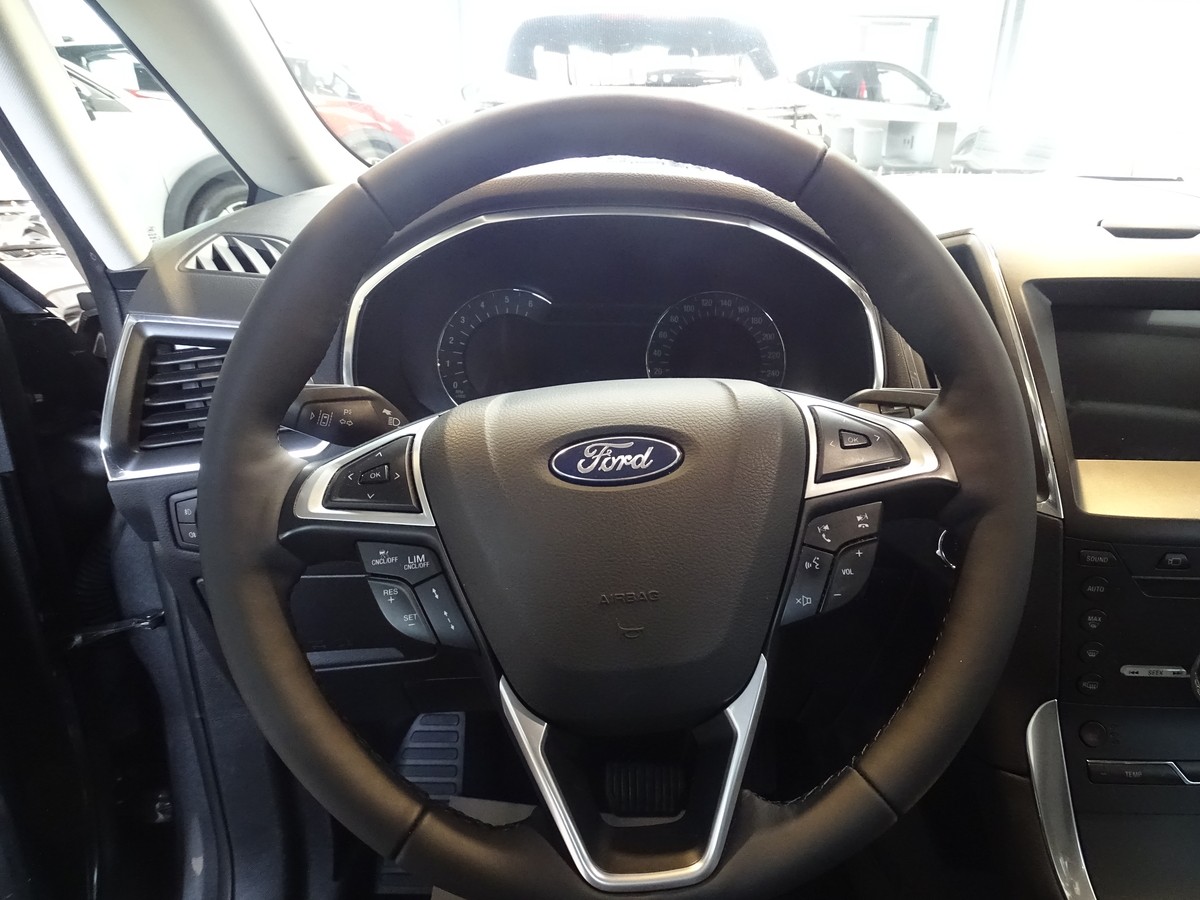 Ford S-Max 2.0 EcoBlue Titanium Automatik