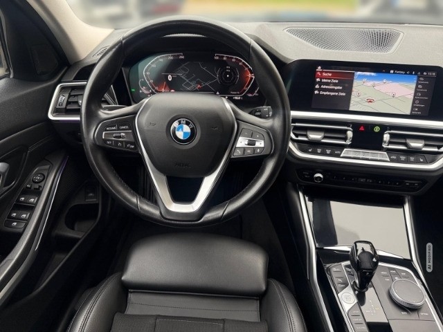 BMW 318 i Sport Line Touring +NAVI+KLIMA+PDC+UVM+
