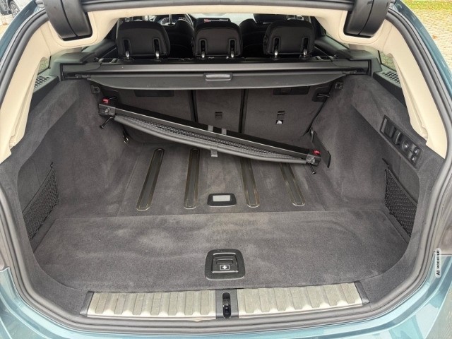 BMW 318 i Sport Line Touring +NAVI+KLIMA+PDC+UVM+
