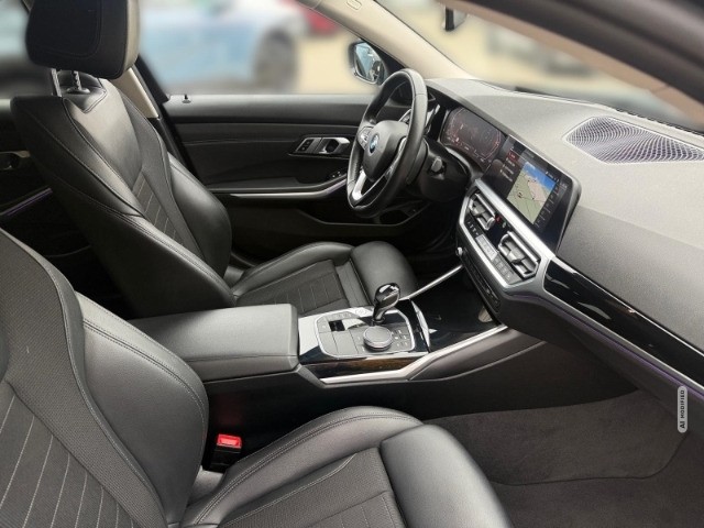 BMW 318 i Sport Line Touring +NAVI+KLIMA+PDC+UVM+