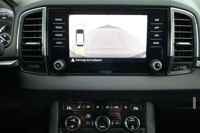 Skoda Karoq 1.5 TSI DSG Style, LED, Navi, Kamera, ACC, AppConn