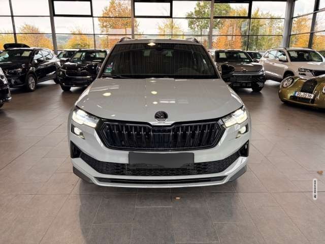 Skoda Karoq Sportline 4x4 AHK Pano Navi LED LenkradHZ Kurvenli