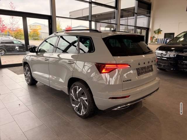 Skoda Karoq Sportline 4x4 AHK Pano Navi LED LenkradHZ Kurvenli