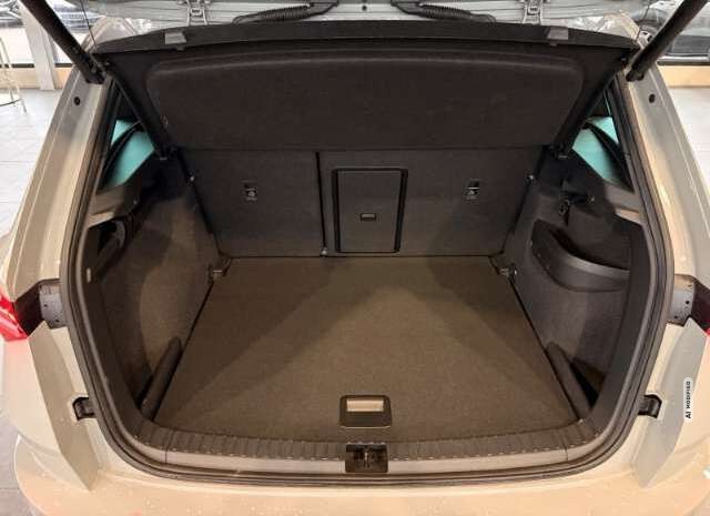 Skoda Karoq Sportline 4x4 AHK Pano Navi LED LenkradHZ Kurvenli