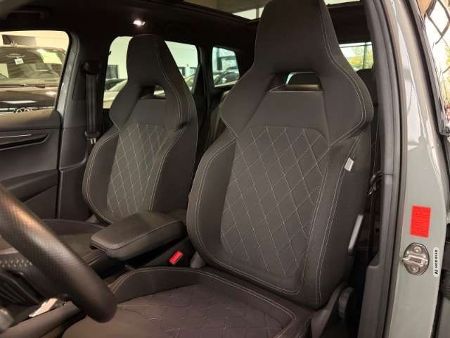 Skoda Karoq Sportline 4x4 AHK Pano Navi LED LenkradHZ Kurvenli