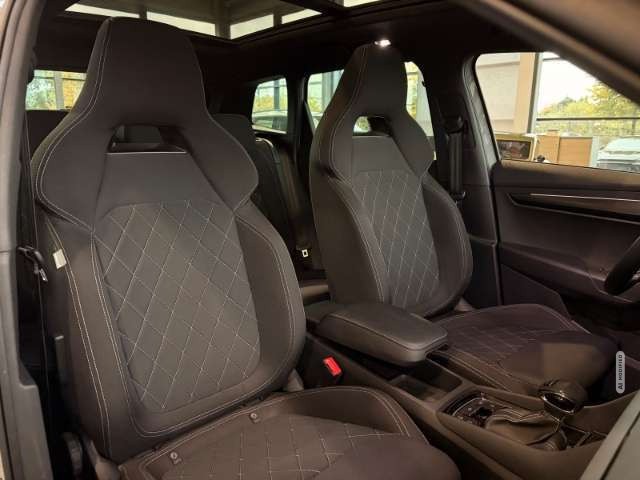 Skoda Karoq Sportline 4x4 AHK Pano Navi LED LenkradHZ Kurvenli