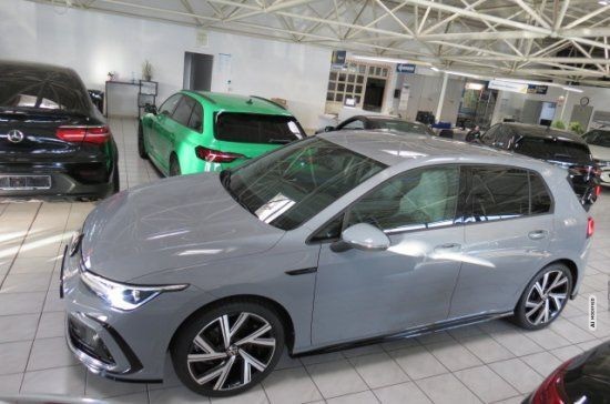 Volkswagen Golf VIII 1.5 eTSI R-Line (EURO 6d) AHZV+Matrix