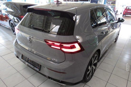 Volkswagen Golf VIII 1.5 eTSI R-Line (EURO 6d) AHZV+Matrix