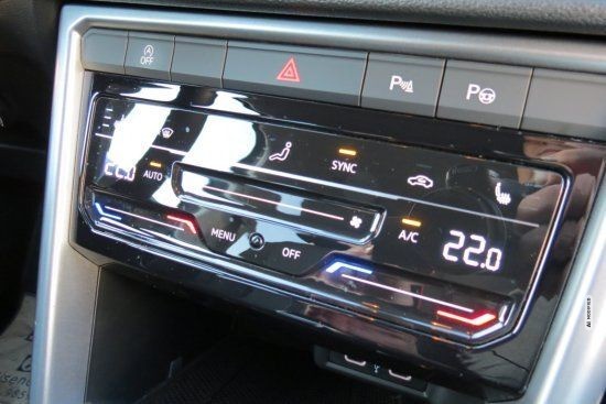Volkswagen T-Roc 1.5 TSI Life OPF (EURO 6d),LED,AHK,CarPla
