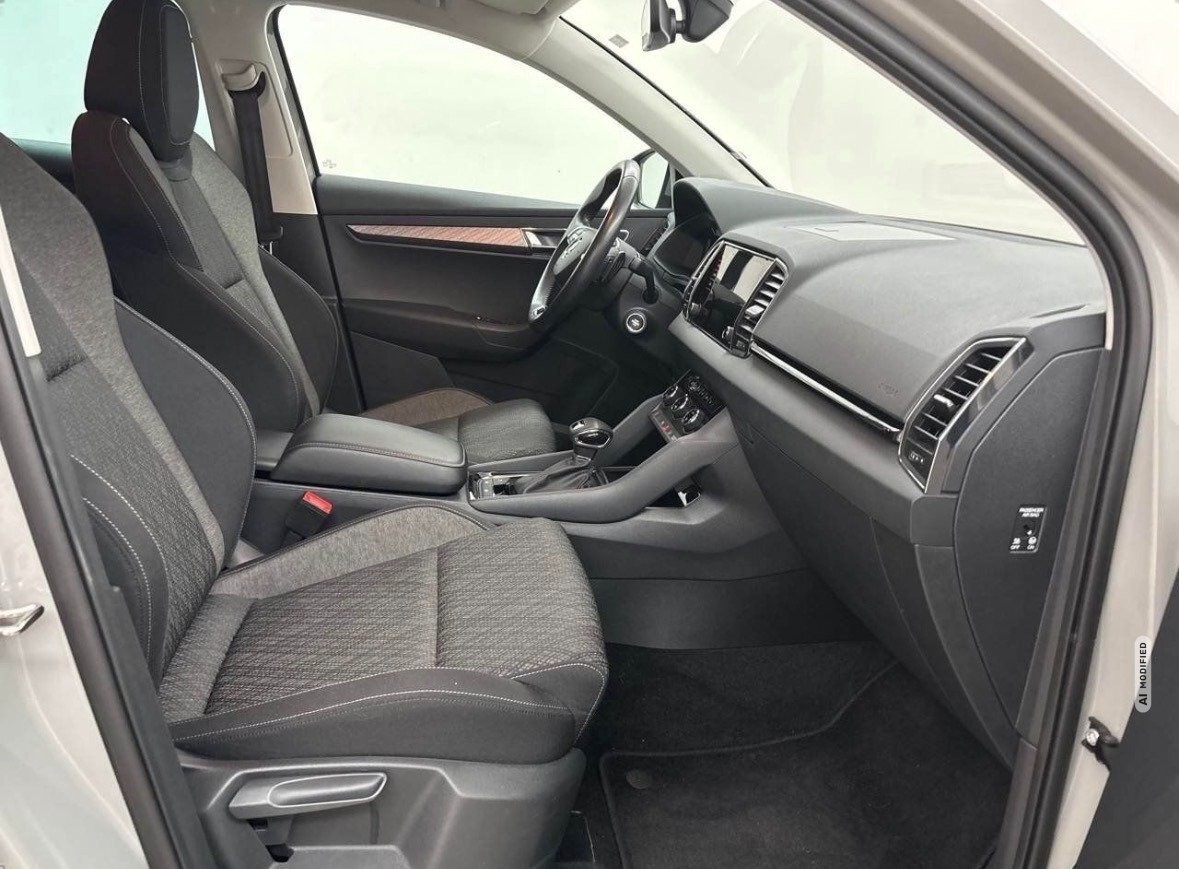 Skoda Karoq 2.0 TDI Style AHK,AUTOM.,LED,Navi,SHZ,PDC