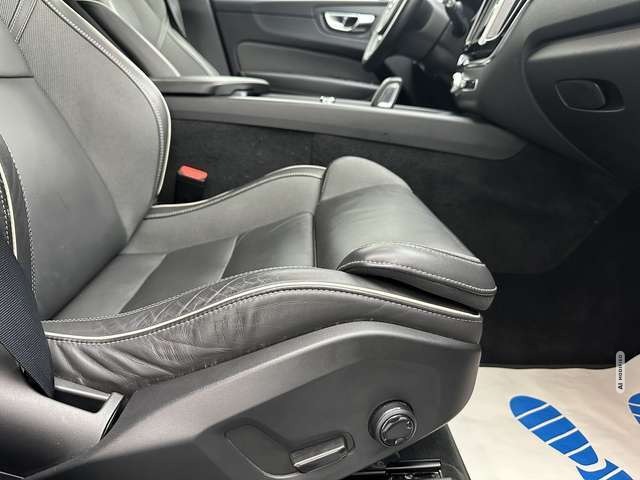 Volvo XC60 R Design 2WD 