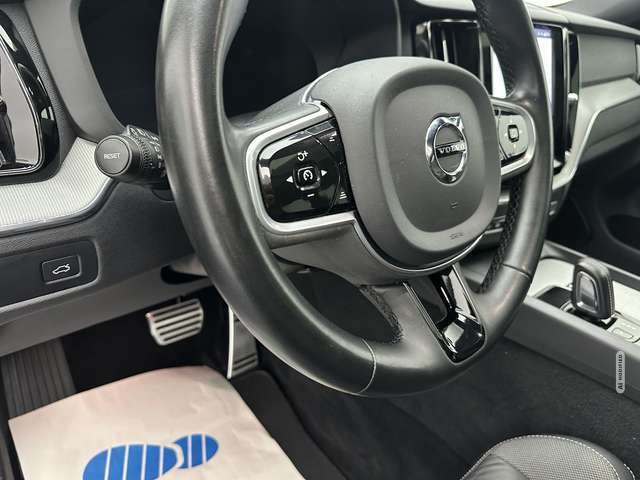 Volvo XC60 R Design 2WD 