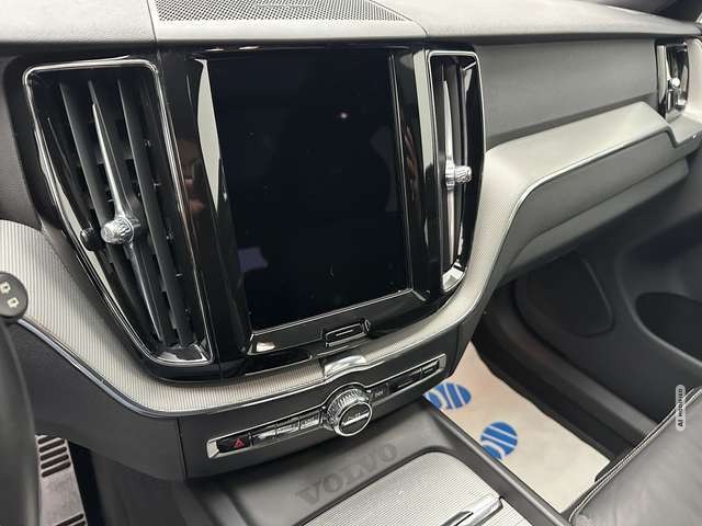 Volvo XC60 R Design 2WD 
