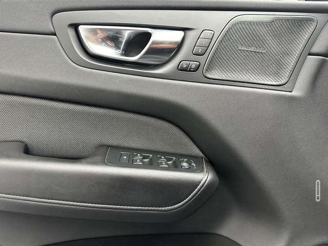 Volvo XC60 R Design 2WD 