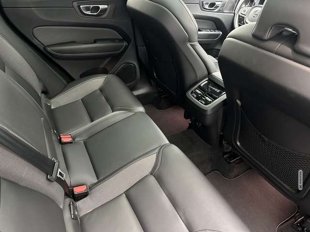 Volvo XC60 R Design 2WD 