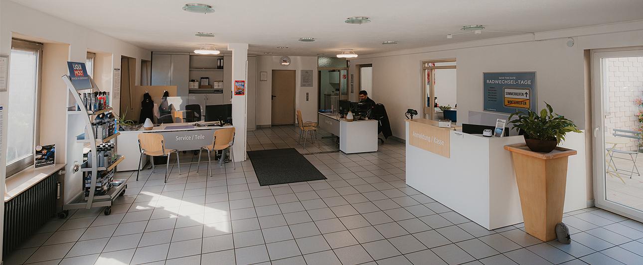 freundlicher, heller Innenraum - Autohaus Fandrich
