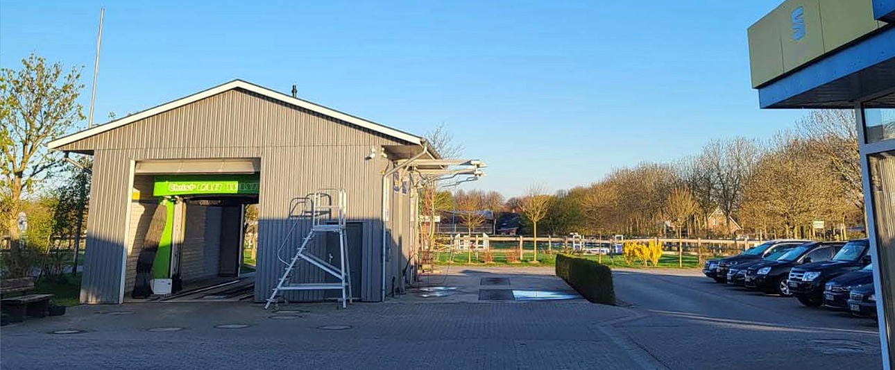 Waschanlage Autohaus Koller bei Sonnenschein