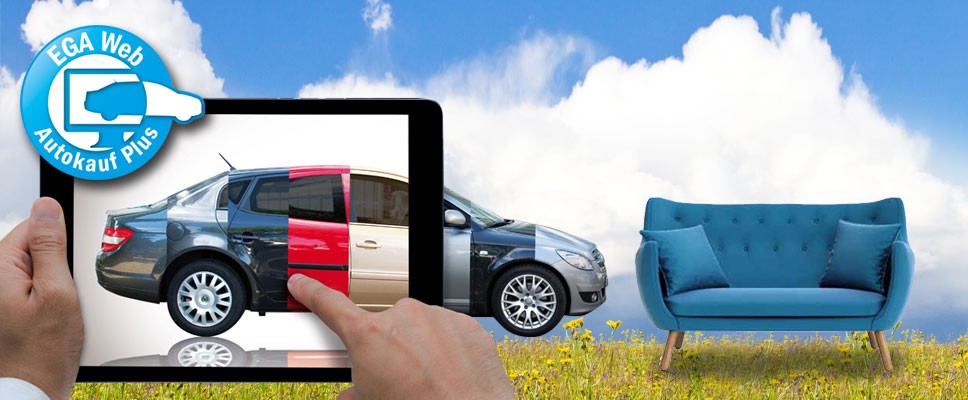 Symbolbild für den Internet-Autokauf, bei dem ein Auto aus dem Tablet hinaus direkt in Richtung eines auf einer Blumenwiese stehenden Sofas geschoben wird